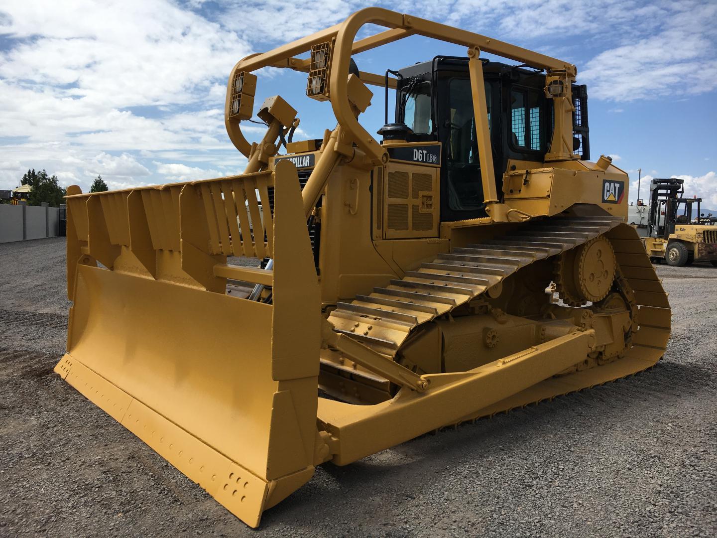 ./imagenes/INVOICE/2019/15865/TOPADOR FRONTAL CAT D6T LGP IMG_6165 (21).JPG